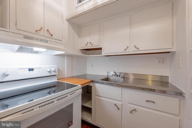 Photo - 2908 Q St NW Unit 106
