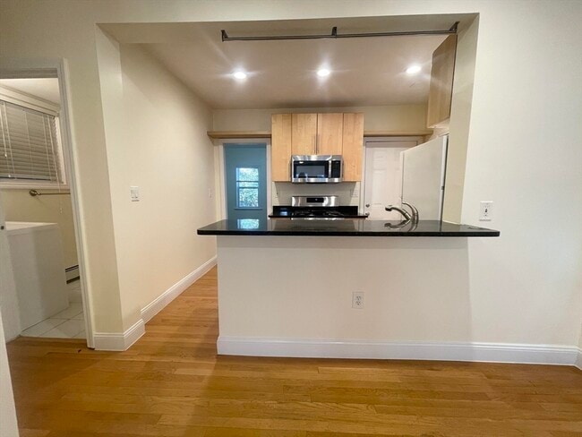 Photo - 13 Howard St Unit 1