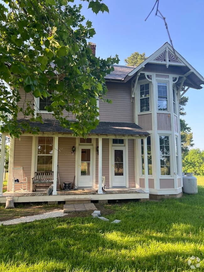 Building Photo - 1173 Bracketts Farm Rd Rental