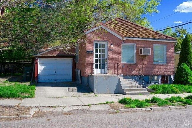 Building Photo - 1037 E Lander St Unit 1037 E Lander UPPR Rental