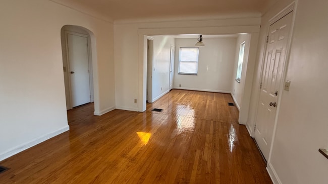 Photo - 6439 Elbrook Ave