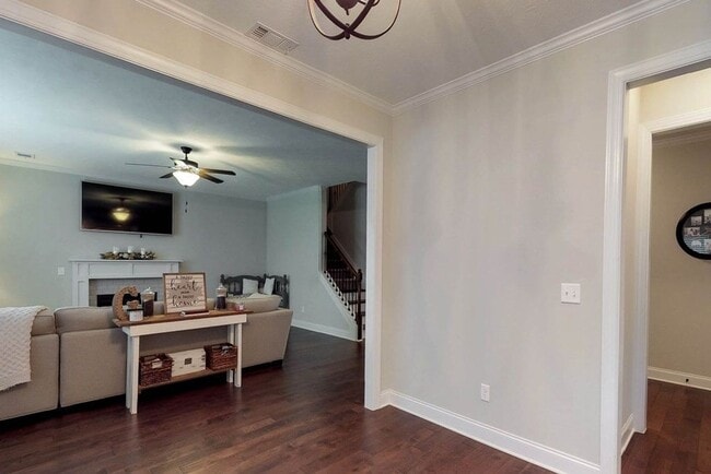 Photo - 708 Tree Top Trl