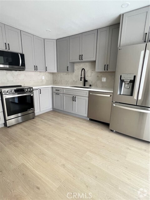 Building Photo - 9950 Reseda Blvd Rental