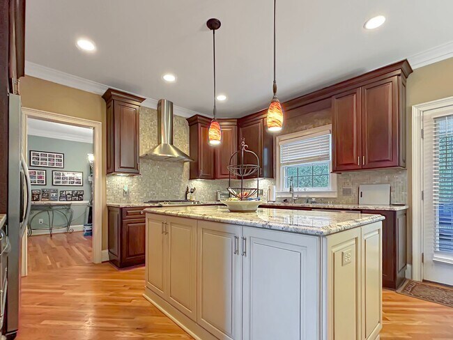 Photo - Brookhaven Beauty!  Furnished Short Term R...