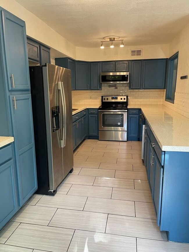 Photo - MOVE IN SPECIALS!! Stunning 3 bedroom, 2.5...