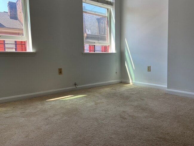 Building Photo - 306 Jacksonia St Unit #2