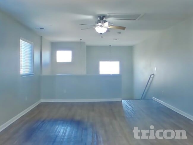 Photo - 3613 E Carisbrook Dr