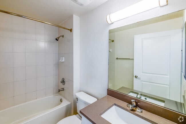 4BR, 2BA - 1,275SF - Second Bathroom