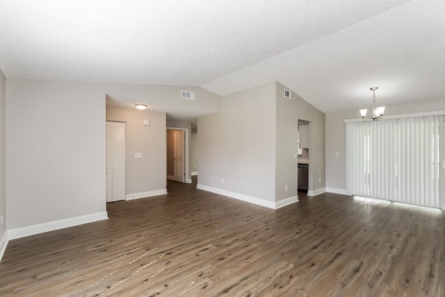 Photo - 14515 Wessex St