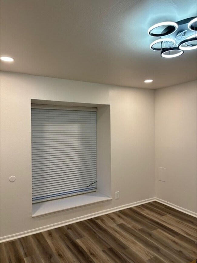 Photo - 4406 E 68th St