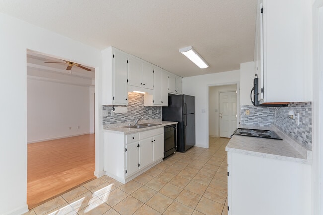 Photo - 290 Stone Hill Dr