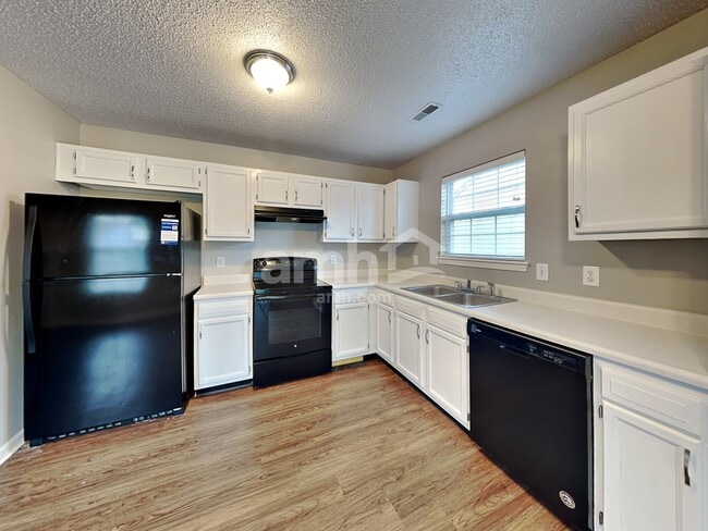 Photo - 17317 Pine Wood Ln