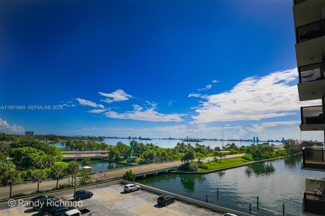 Photo - 600 NE 36th St Unidad 514