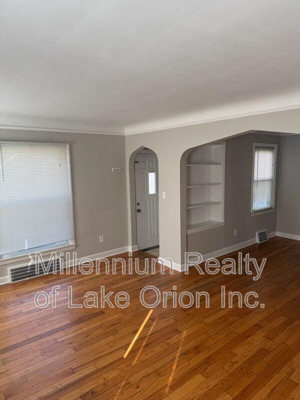 Photo - 2800 Ellwood Ave