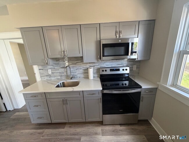 Photo - 35 9th Ave Unit 1R