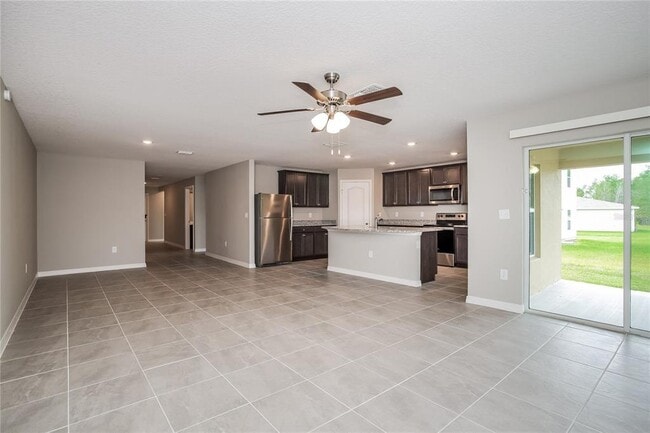 Photo - 349 Daffodil Ln