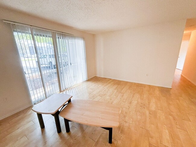 Photo - Windsor Park #515 - Pet Friendly!