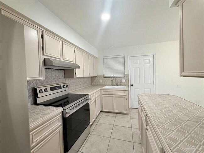 41 Cornell Ave