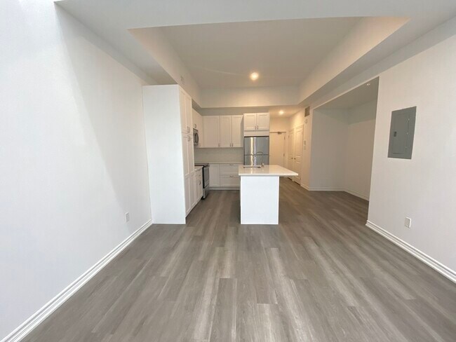 Photo - 16 West Avenue S Unit 113