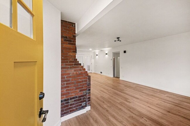 Photo - 2658 35th Ave W