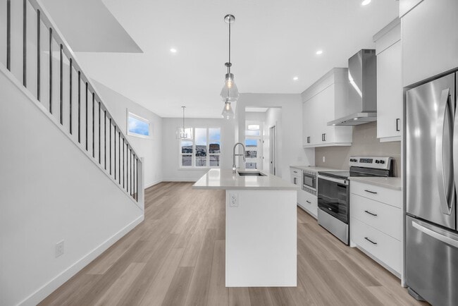 Photo - 21234 Sheriff King St SW Unité Main Floor