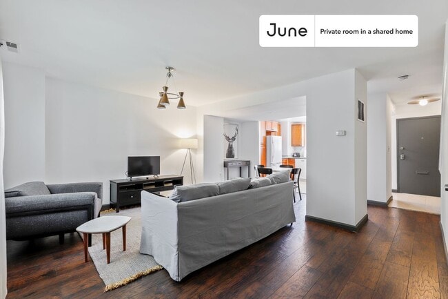 Room in Shared 5 bed/2 bath home in Logan Circle