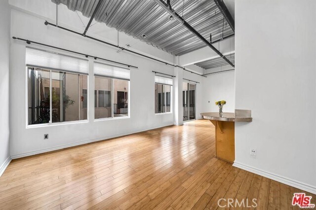 Building Photo - 312 W 5th St Unit 1121