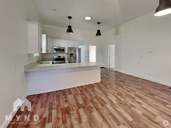 Building Photo - 1064 30th St Rental