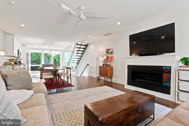 Photo - 965 N Lawrence St