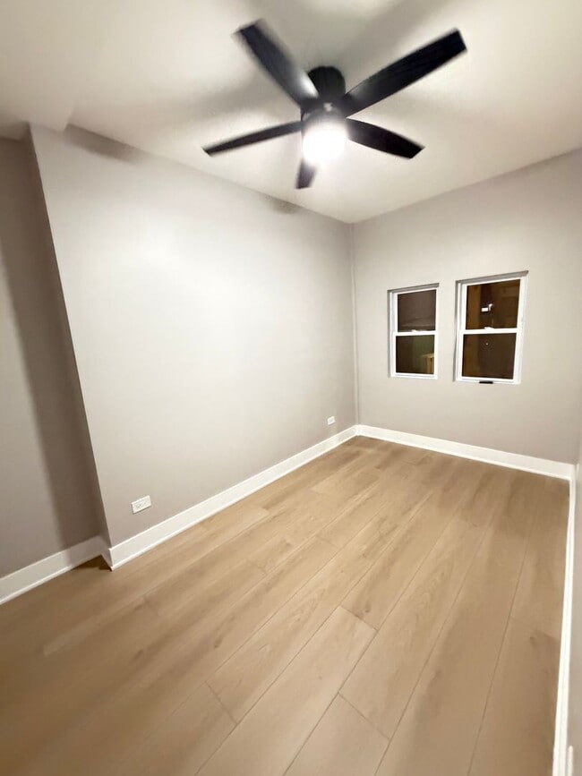 Photo - 6350 S St Lawrence Ave Unit 1