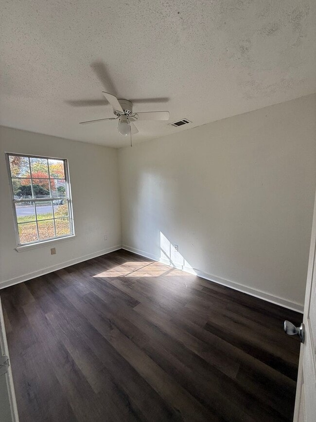 Photo - 3 Bed 1Bath- Storage Shed- Fenced