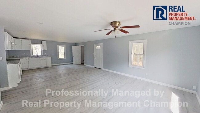 Building Photo - Recently Updated 3 BD/2 BA Home w/Open Floorplan and Attached Carport