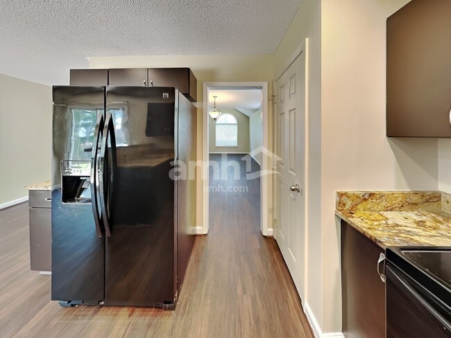 Photo - 209 Kindlewood Dr