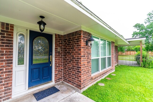 Building Photo - 12015 Cottonwood Ln Rental