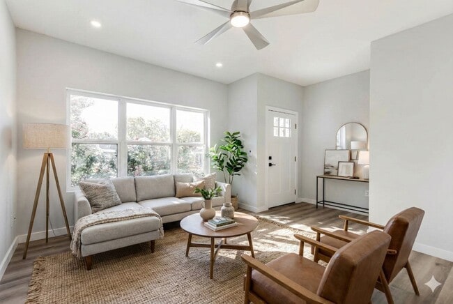 Photo - 811 Nevada St