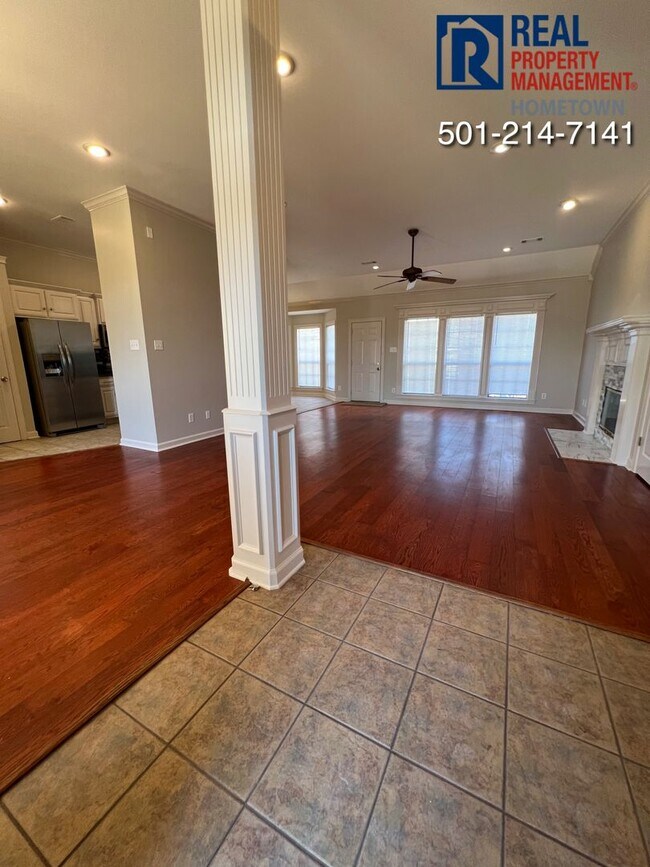 198 Deauville Dr