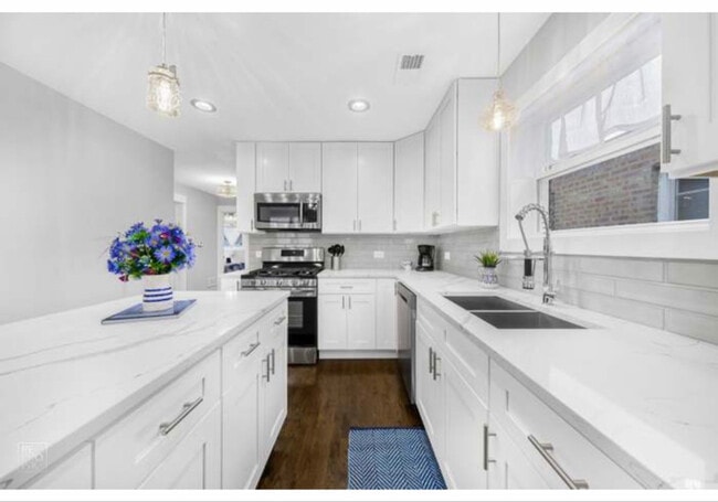 Photo - 3721 Clarence Ave Unit 2