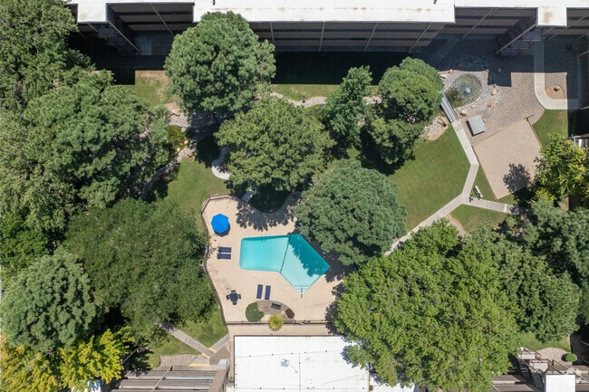 Vista del patio - Sunset Pointe