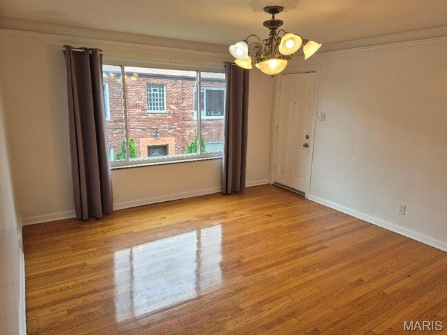 3947 Jamieson Ave Unit 2W