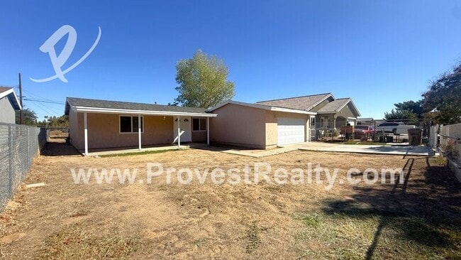 Photo - 16042 Smoke Tree St