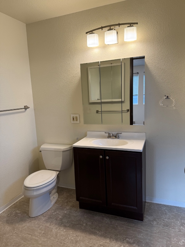 Photo - 8858 Interlake Ave N