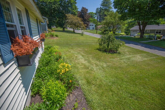 40 Debra Ave