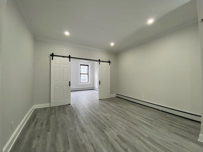 Building Photo - 338 2nd St Unit 2 Rental