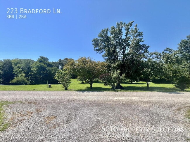 Photo - 223 Bradford Ln