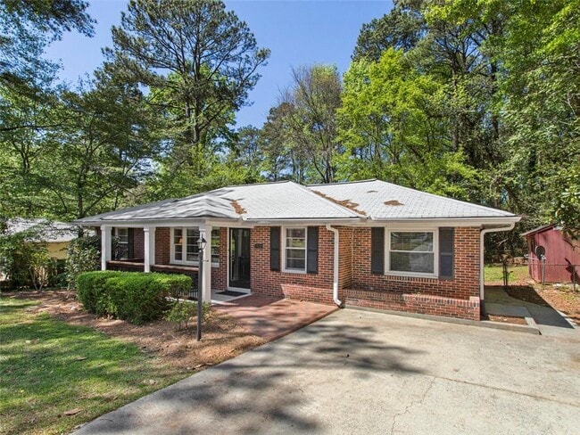 Photo - 1572 Berkeley Ln NE