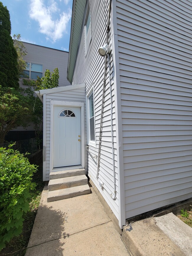 Photo - 6401 Adams St Apartments Unit 1R