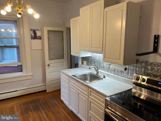 Building Photo - 221 S Reading Ave Rental