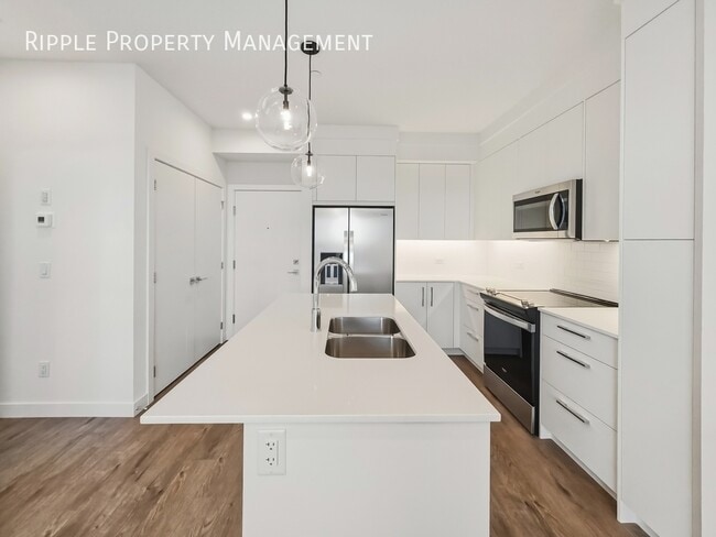 Photo - AMAZING 2 BEDS, 2 BATHS APARTMENT/CONDO | PRIVATE BALCONY Unit 2108