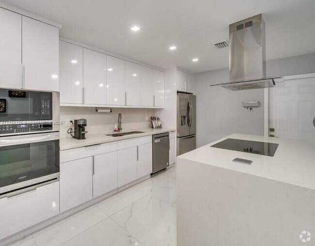 Building Photo - 14330 SW 157th St Rental
