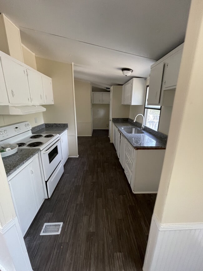 Photo - 251 New Cassel Dr